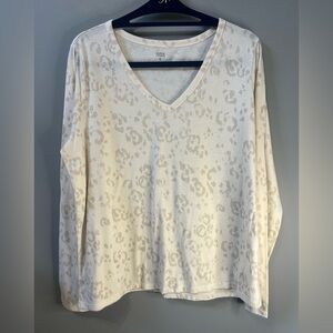 a.n.a Cream Animal Print V-Neck Long Sleeve Top Sz XL